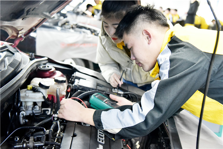 汽车维修专业 在技术浪潮中稳步前行的就业前景